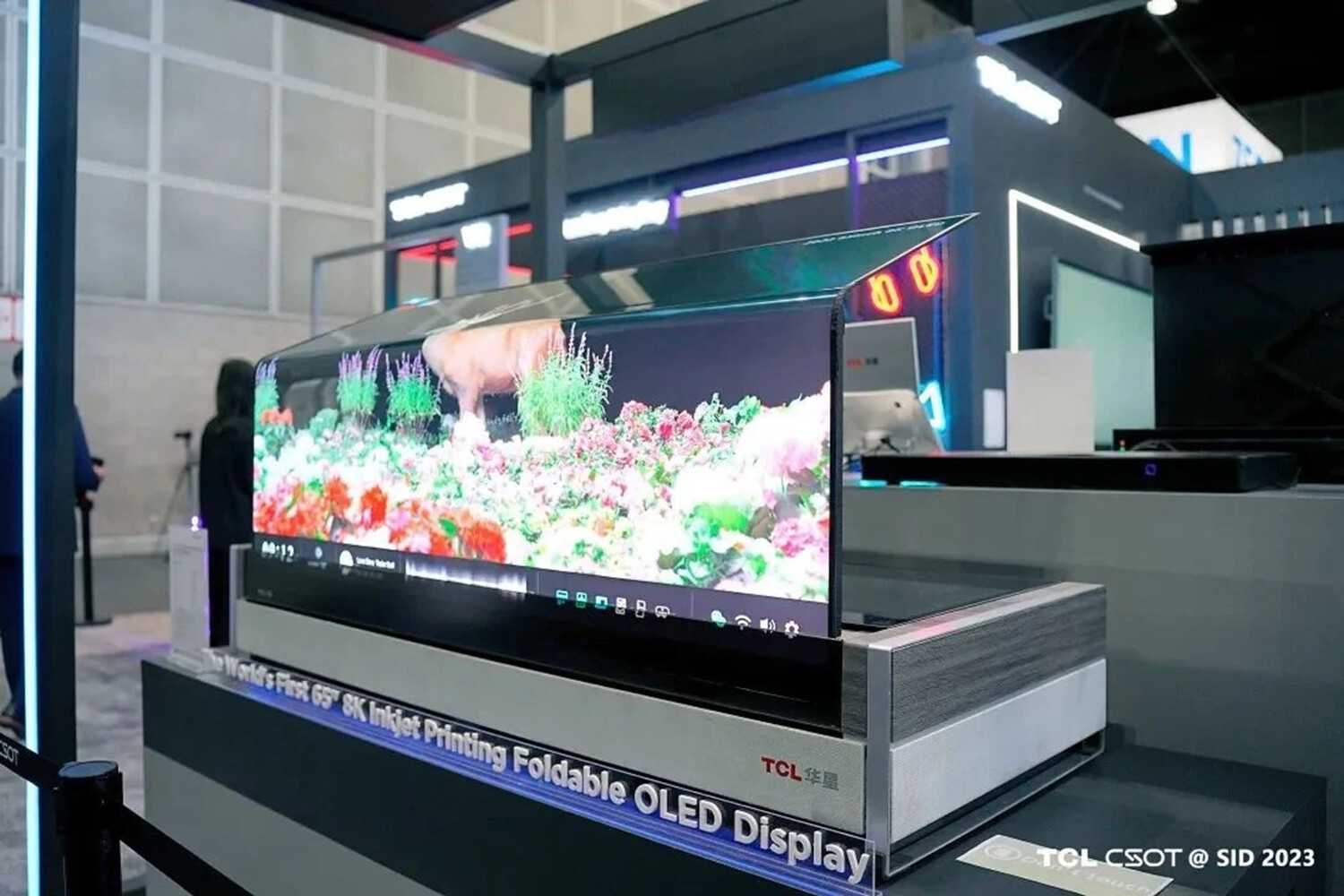 TCL introduced a 47.5-inch automotive curved display