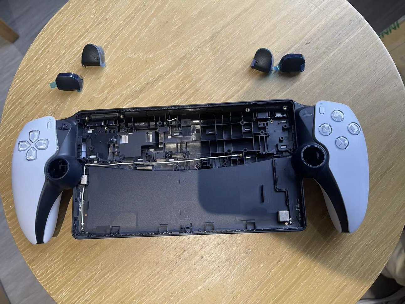 PlayStation Project Q handheld console will run on Android | Image 2 PlayStation Project Q handheld console will run on Android (9tasmre)
