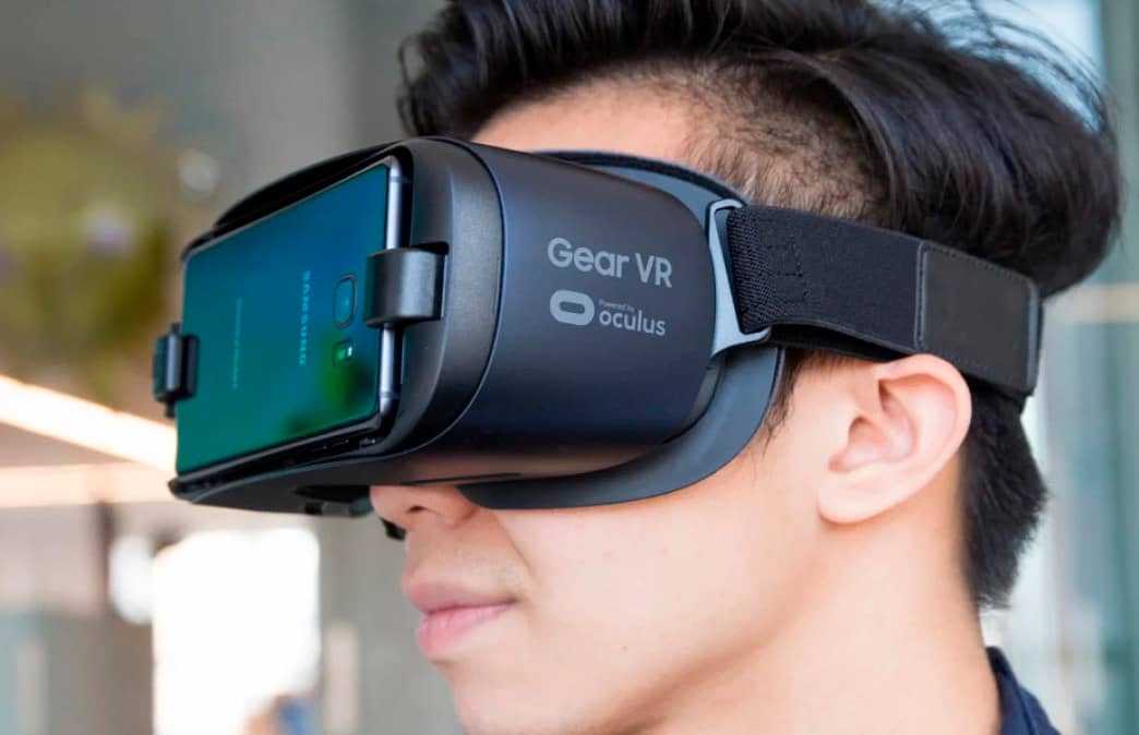 Samsung XR headset delayed by six months
