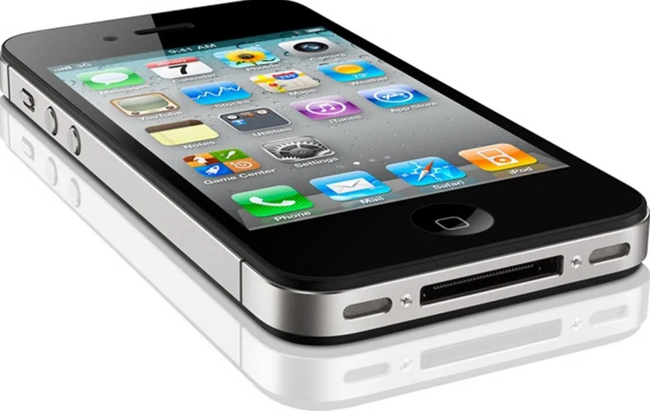 Apple will change the charging port in the iPhone 15, but it won't be like last time | Image 1 Apple will change the charging port in the iPhone 15, but it won't be like last time (apple iphone 4s black.jpg)