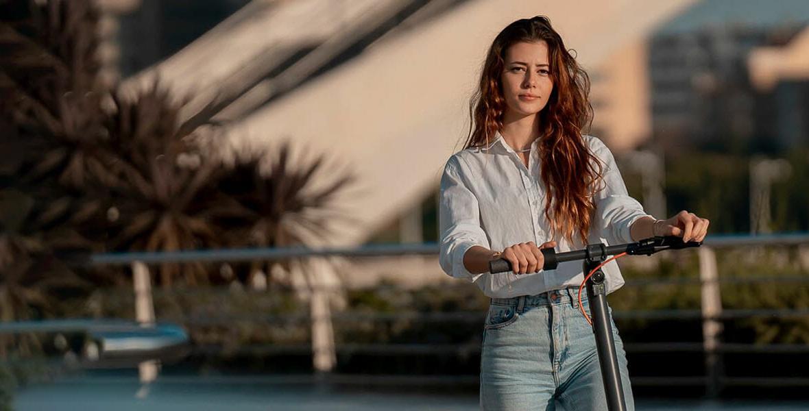 diHouse introduced four models of NAVEE electric scooters
