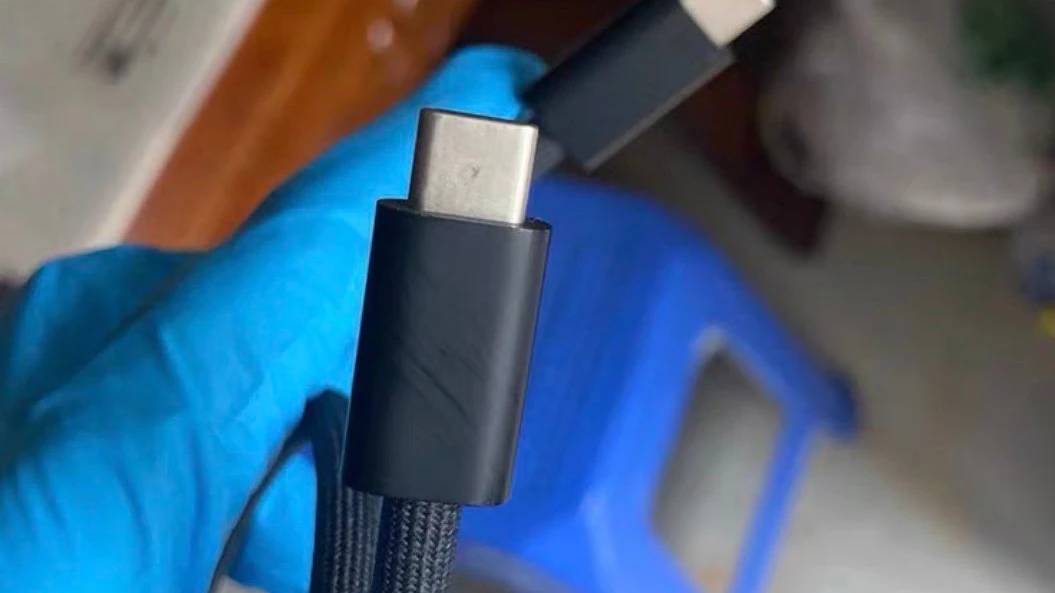 Apple Experiments with New Thunderbolt Cable for iPhone 15 Pro: Faster Data Transfer and 4K Output Capability