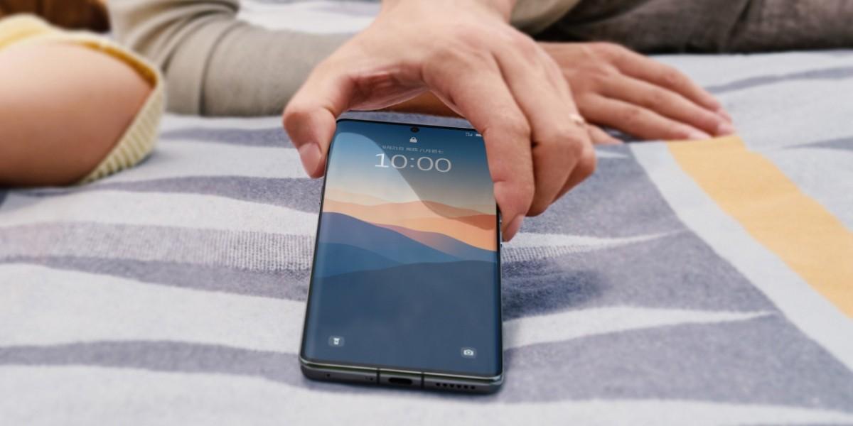 Nio announced a smartphone with car integration and three 50MP cameras | Image 1 Nio announced a smartphone with car integration and three 50MP cameras (arenaev 003)