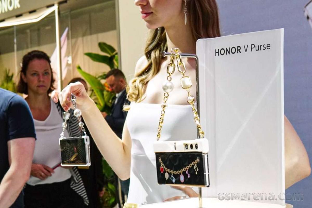 Honor will unveil V Purse on September 19 | Image 3 Honor