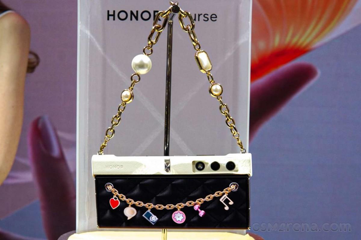 Honor will introduce the V Purse on September 19 | Image 5 Honor