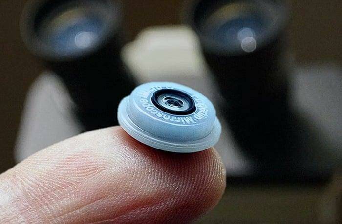 iMicro Q3 turns your phone’s camera into a microscope