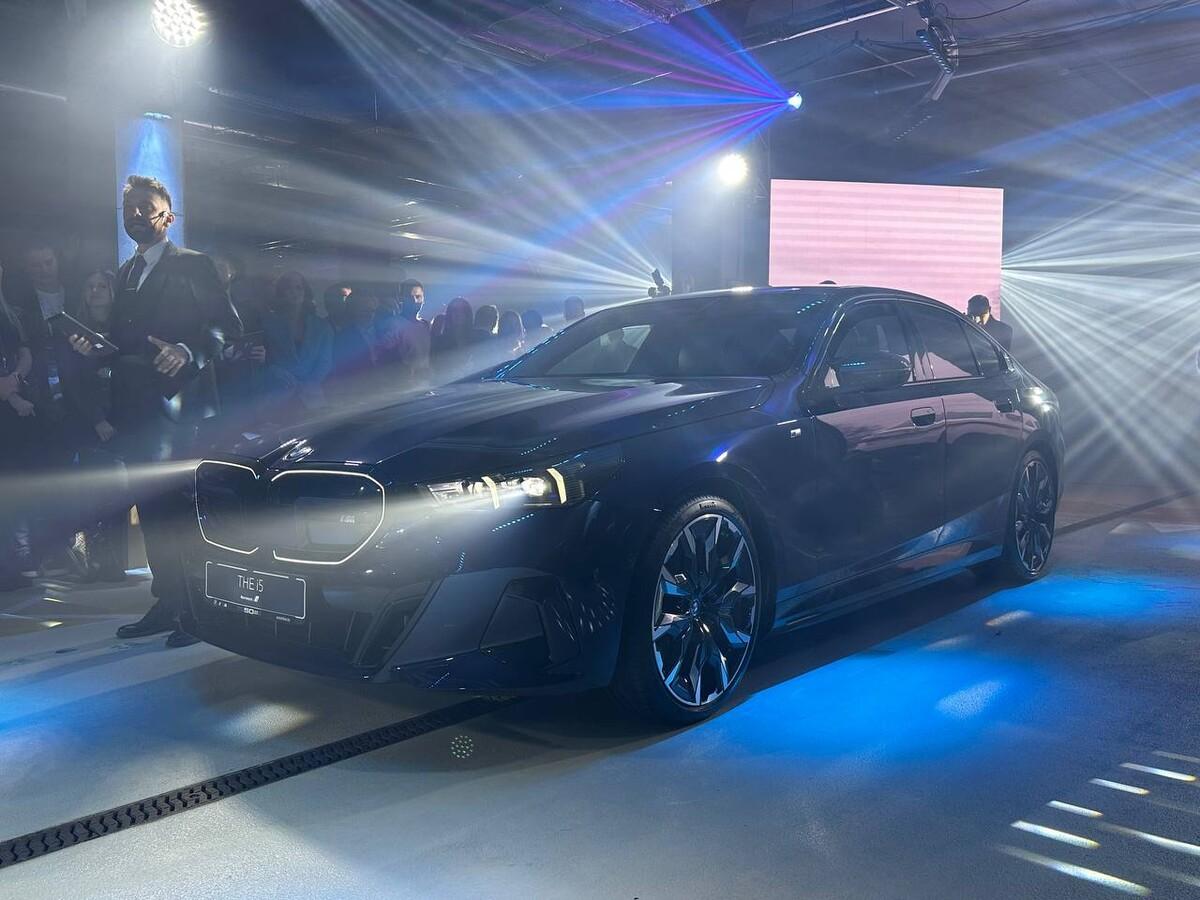 BMW’s newest “five” in G60 body unveiled BMW’s newest “five” in G60 body unveiled