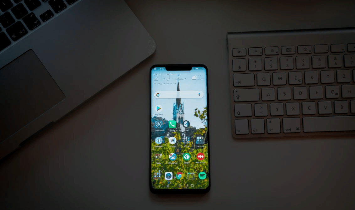 Huawei and Sharp sign cross-licensing agreement | Image 1 Huawei and Sharp sign cross-licensing agreement (image 166)