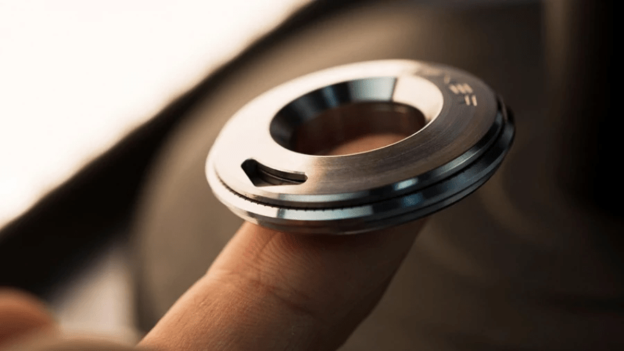 Japanese scientists have developed a titanium Tiroler ring that replaces a tape measure Japanese scientists have developed a titanium Tiroler ring that replaces a tape measure