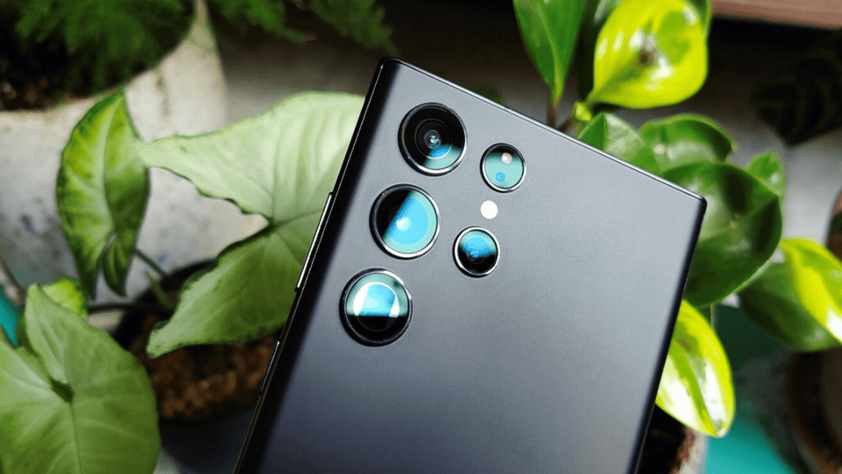 Concept: Samsung Galaxy S24 Ultra in a titanium body