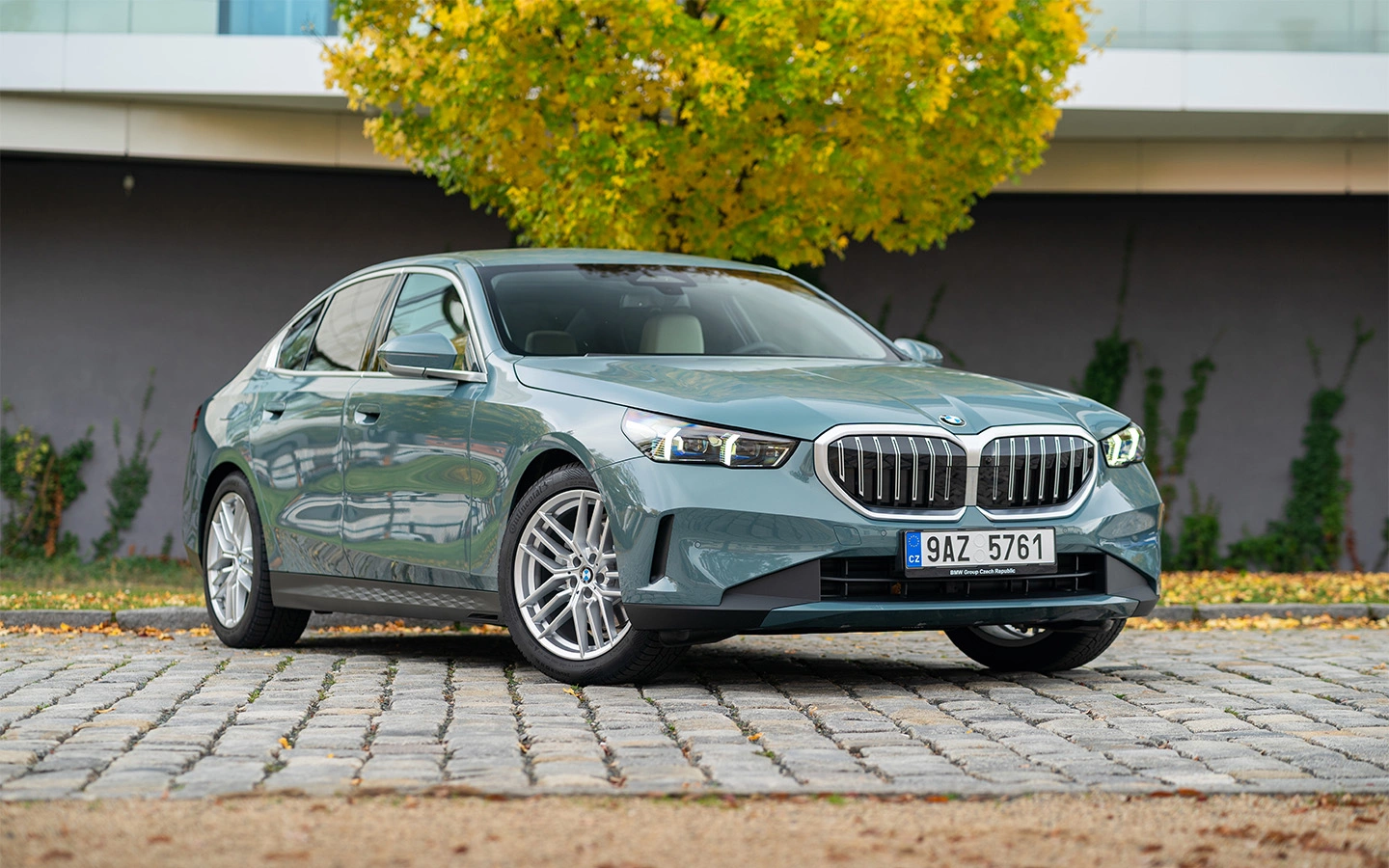 Sales of new BMW 5-Series started in Russia