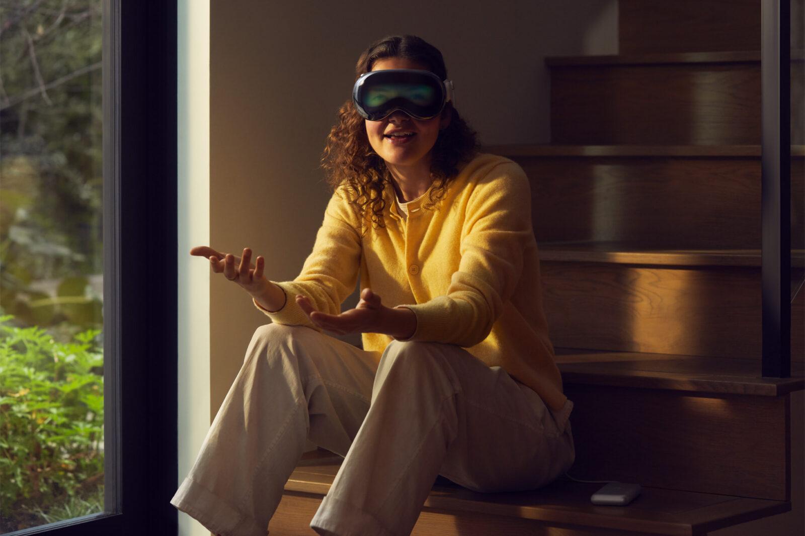 Vision Pro mixed reality glasses will start selling in February 2024