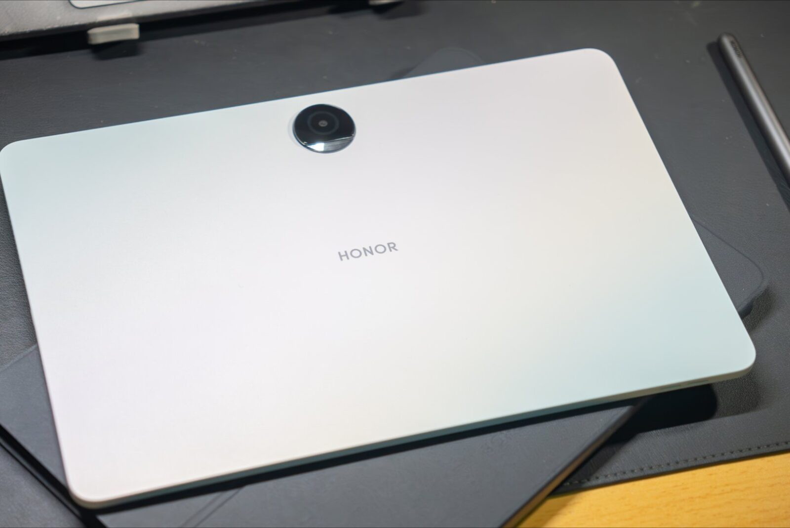 Honor Pad 9: tablet design and announcement date revealed (honor pad 9 uzhe krasuetsa na zhivyh foto raskryty ekran chip pamat picture6 0)