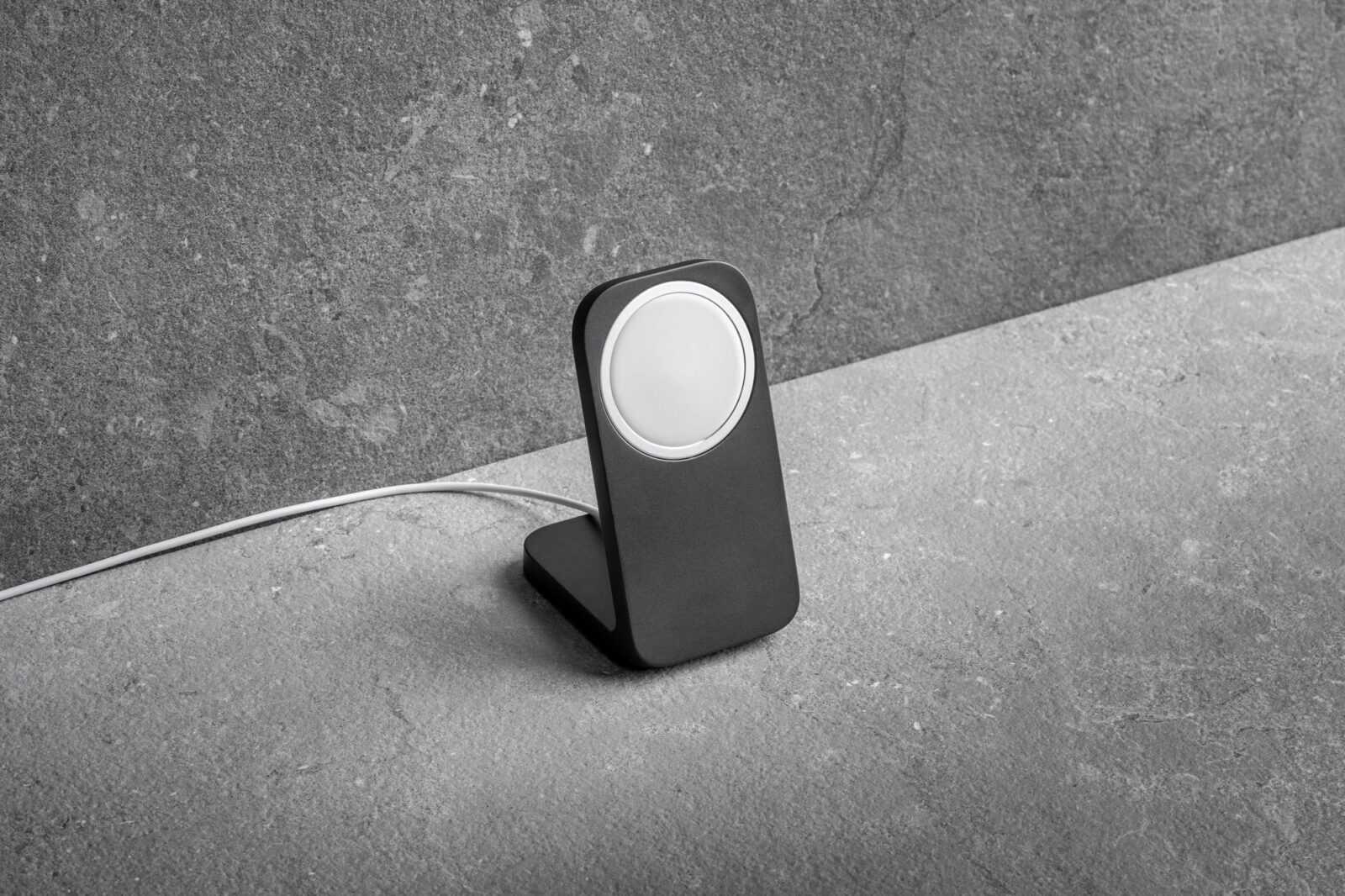 Nomad has launched a Qi2-enabled smartphone charging station