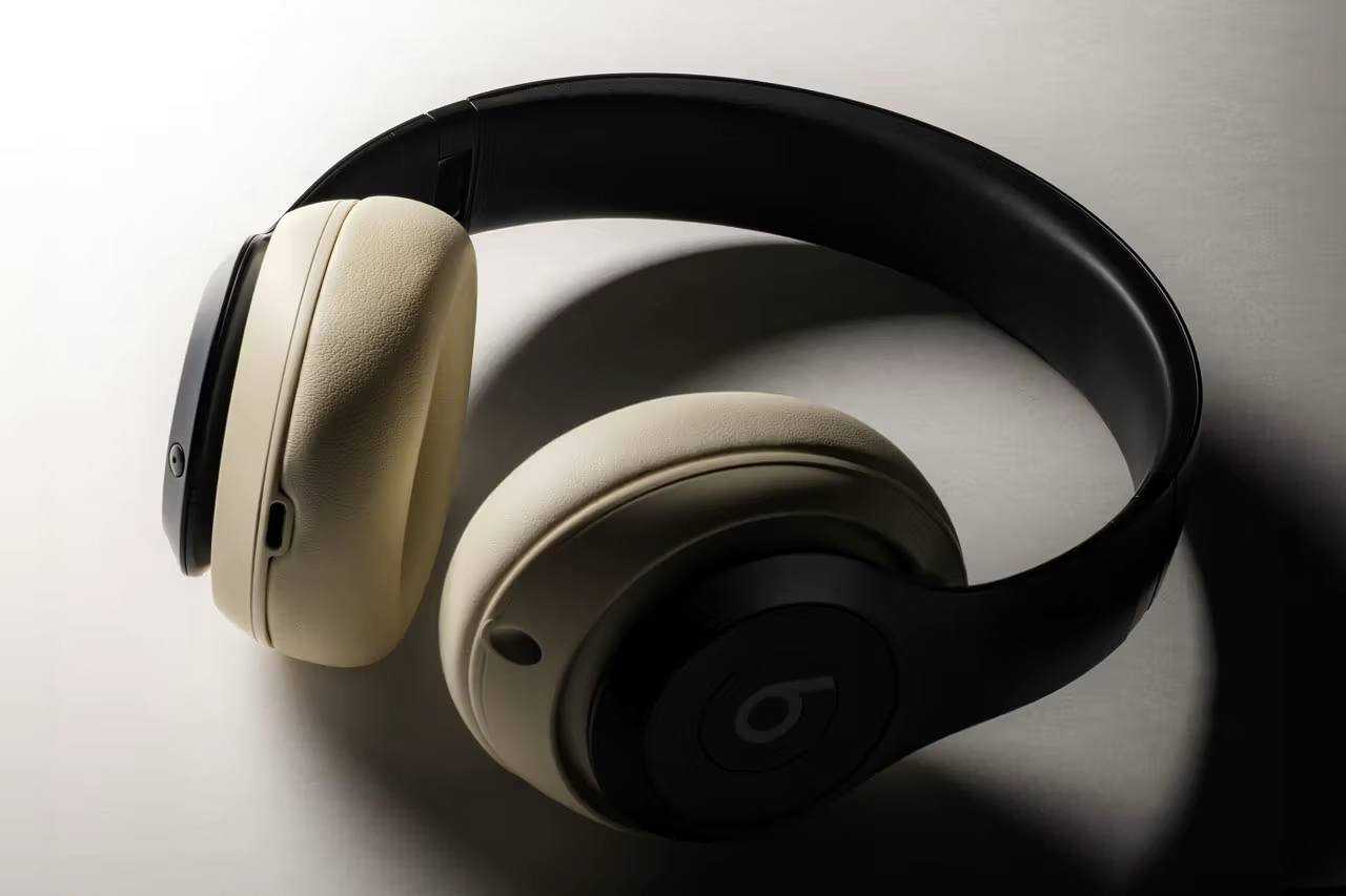 Apple unveiled a limited edition version of Beats Studio Pro headphones