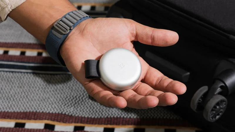 ButterFly: wireless charging for iPhone and Apple Watch
