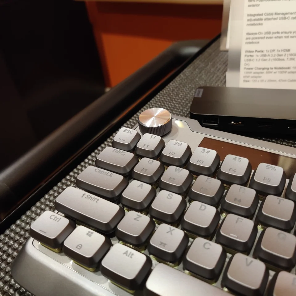 CES 2024: Lenovo showcased a keyboard and mouse with a factory charger