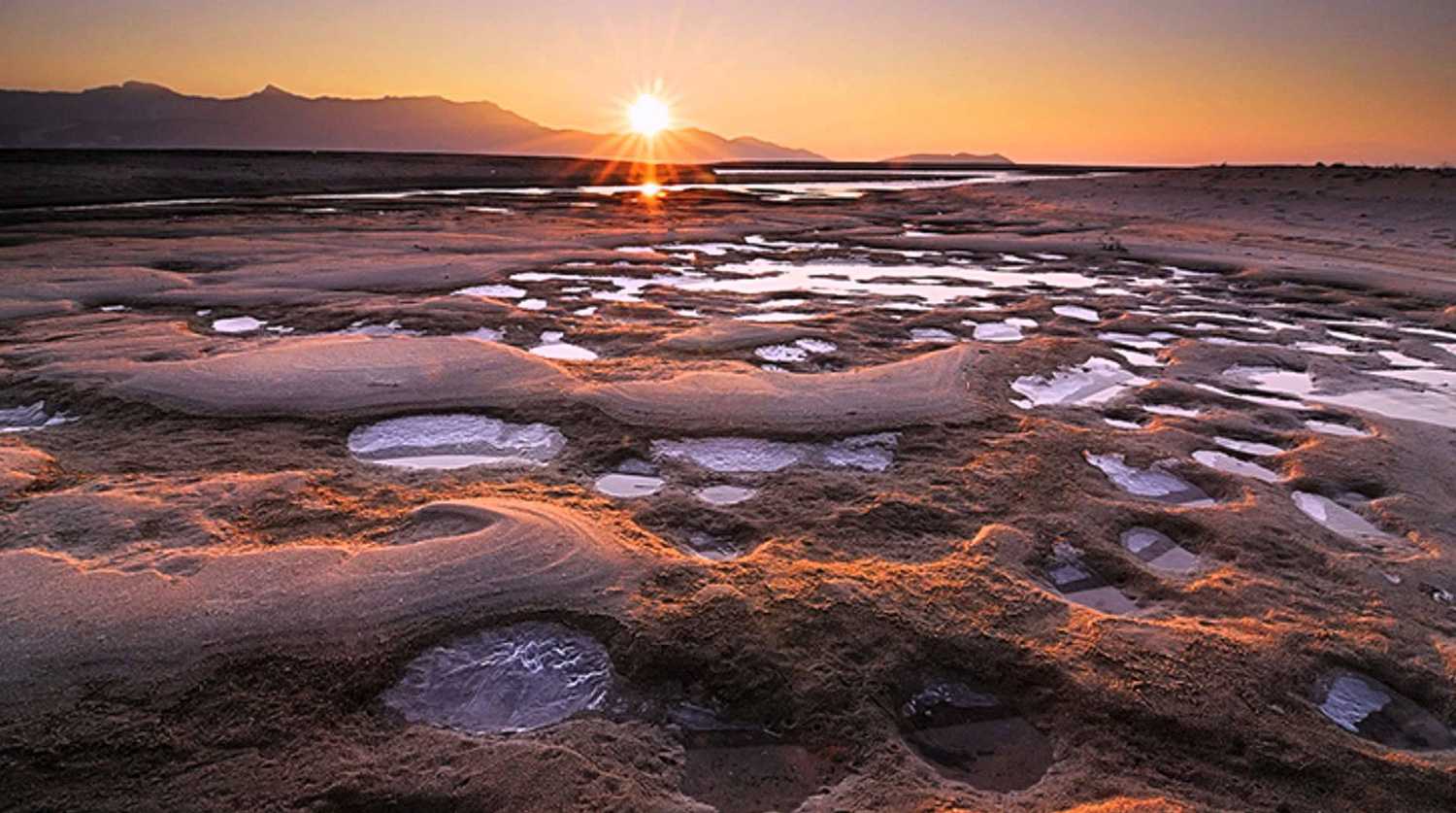 Unprecedentedly large reserves of ice have been found beneath the equator of Mars