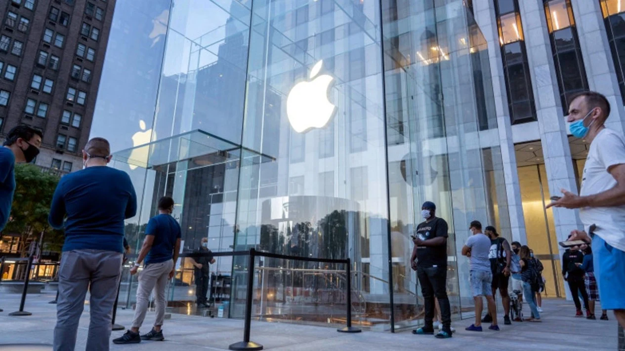 Apple will allow contactless payment on its devices
