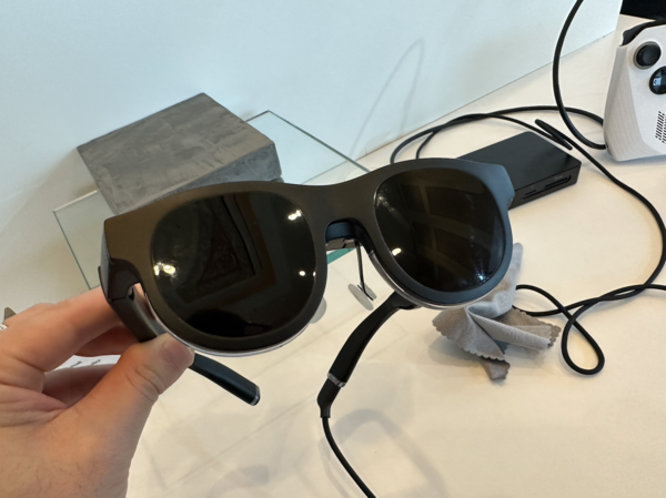 CES 2024: ASUS AirVision M1 – Wearable Display for Multitasking