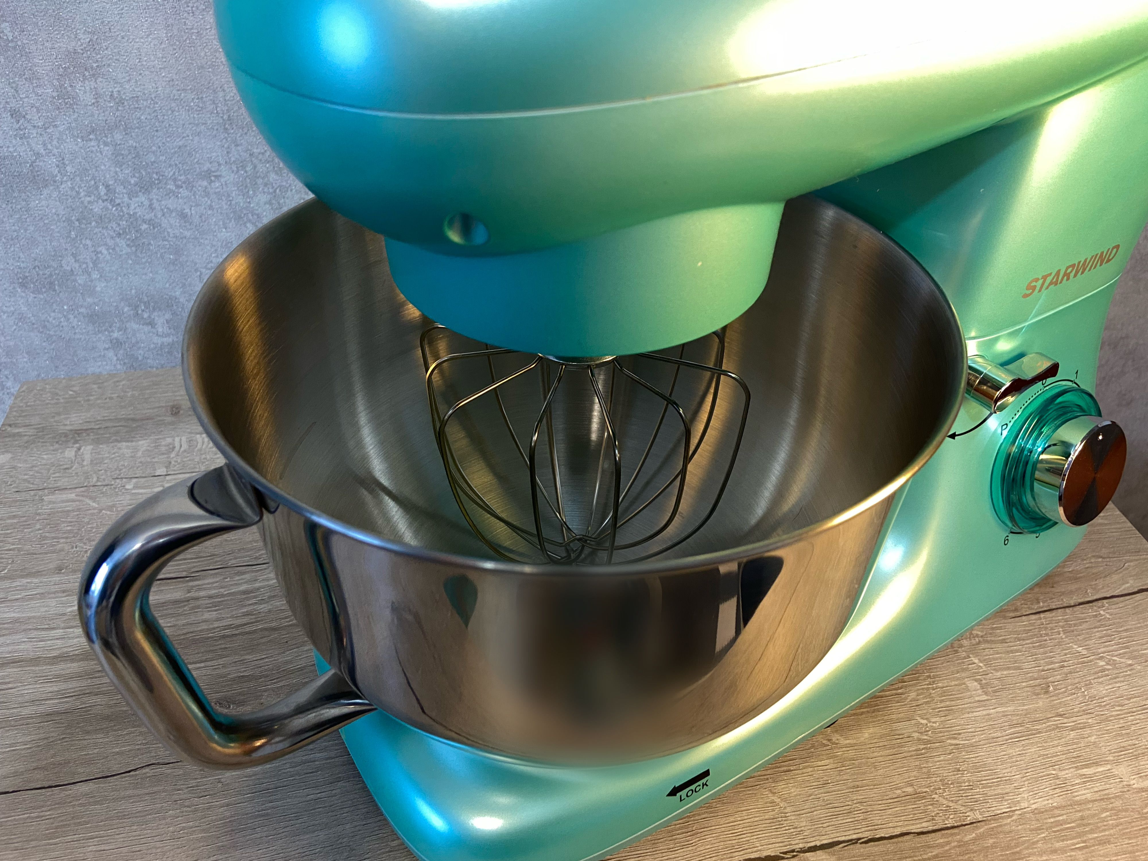 Starwind SPM7169 planetary mixer review: not a bad helper | Image 4 Starwind SPM7169