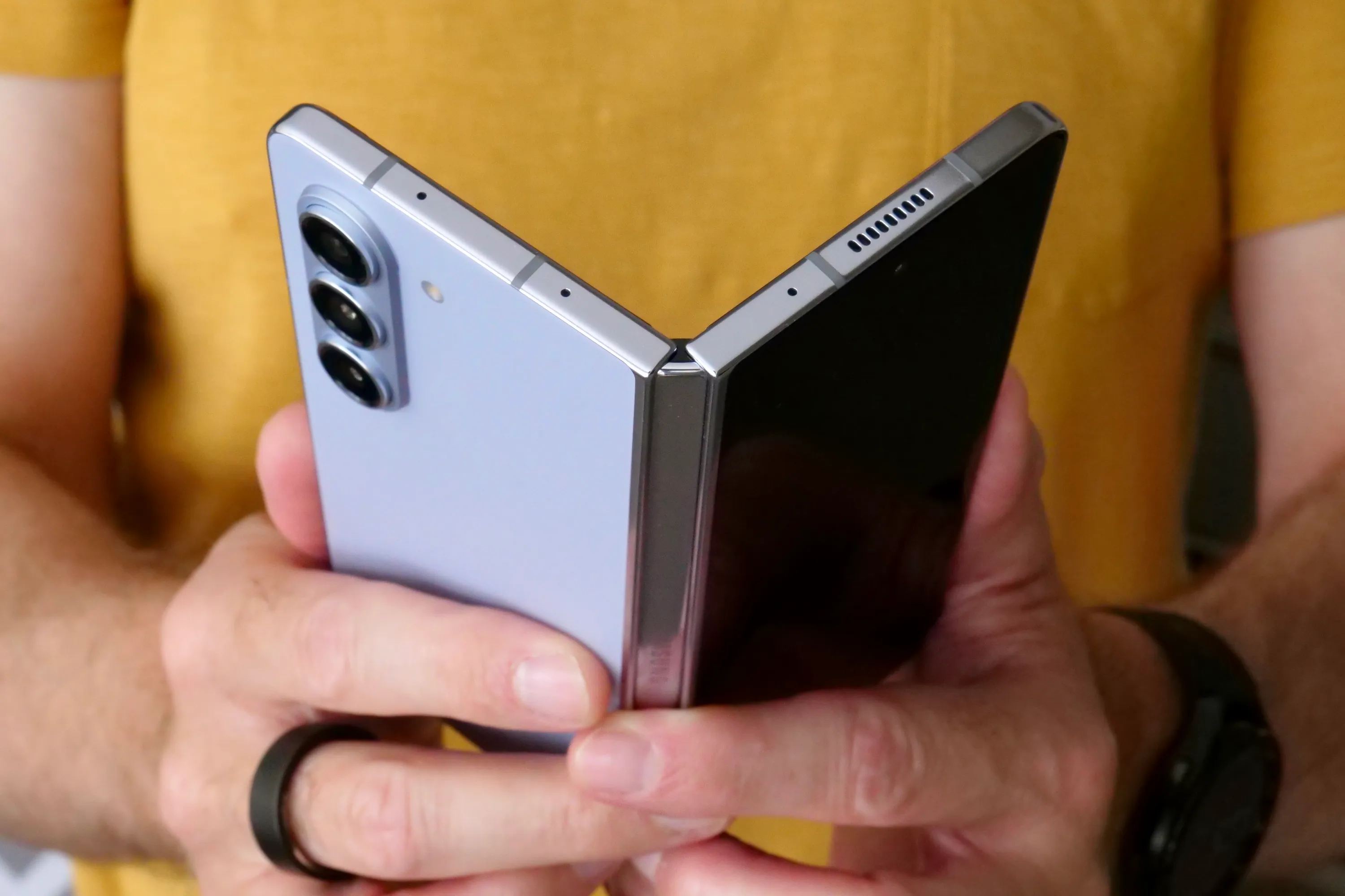 Samsung will release a low-cost version of the foldable Galaxy Z Fold in 2024