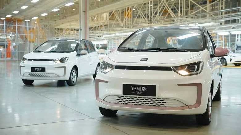 JAC Yiwei is the world’s first mass-produced electric car with a lithium-free battery