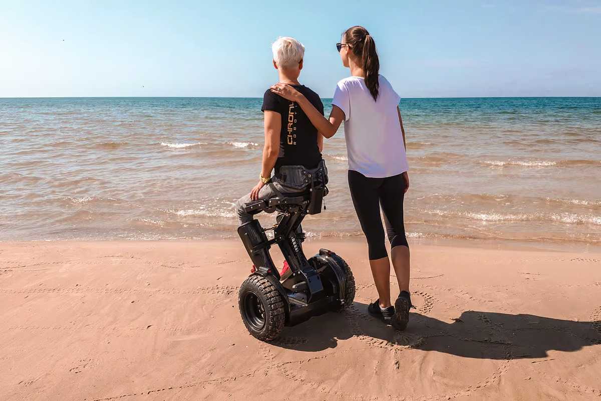 Electric wheelchair that allows standing is unveiled – Kim-e