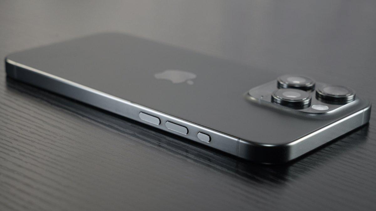 Apple has begun testing foldable iPhone prototypes Apple has begun testing foldable iPhone prototypes