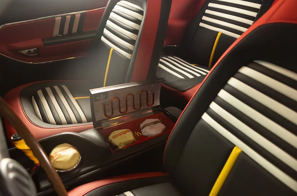 McDonald's launches 'burgermobile' | Image 4 on US roads McDonald's releases 'burgermobile' (aqakg0w78ltiivrcze8b2ov74eft21gyu0bbmehym6jzqxtr0hysj7tc7ly8zmbpowvzmsn9fa o3nuudkvqrf0y7w) on US roads