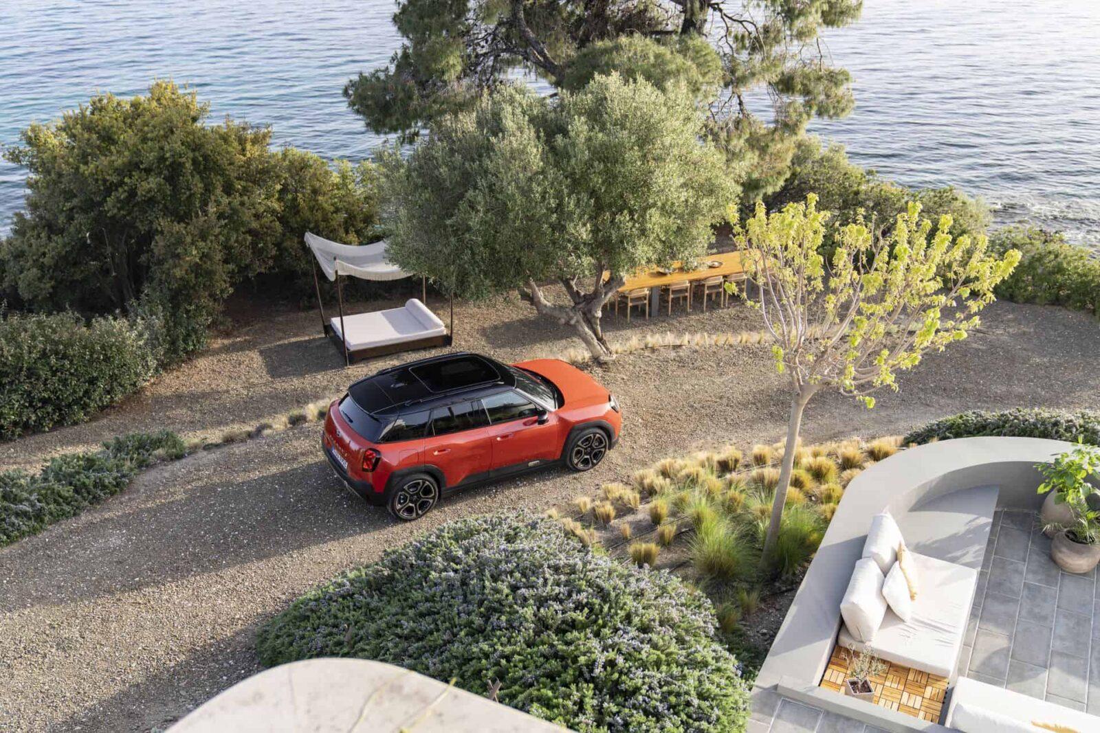 MINI has released the Aceman, its first electric car | Image 12 MINI launches Aceman, its first electric car (2025 mini aceman exterior 101)