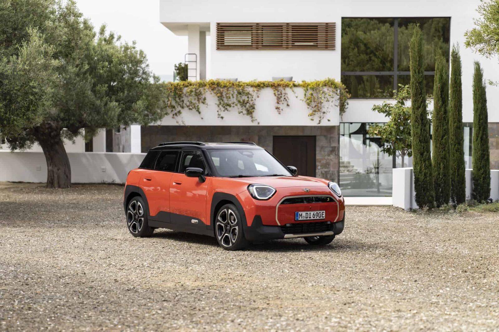 MINI launched the Aceman, its first electric car | Image 2 MINI has launched the Aceman, its first electric car (2025 mini aceman exterior 118)