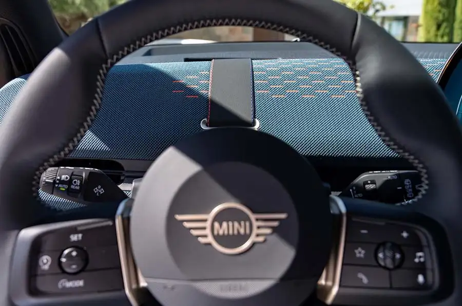 MINI launched the Aceman, its first electric car | Image 9 MINI launched the Aceman, its first electric car (mini aceman steering wheel.jpg)