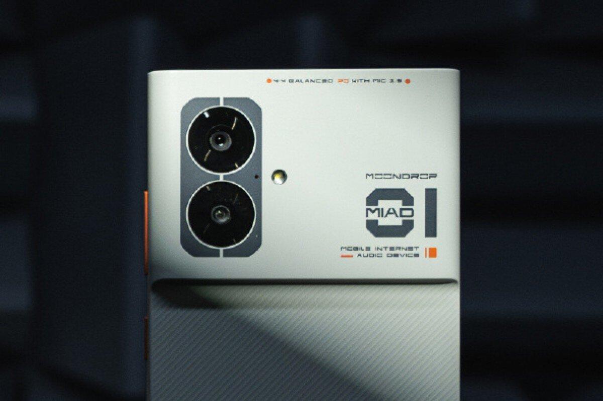 Moondrop introduced a smartphone with an “audiophile” connector – MIAD 01
