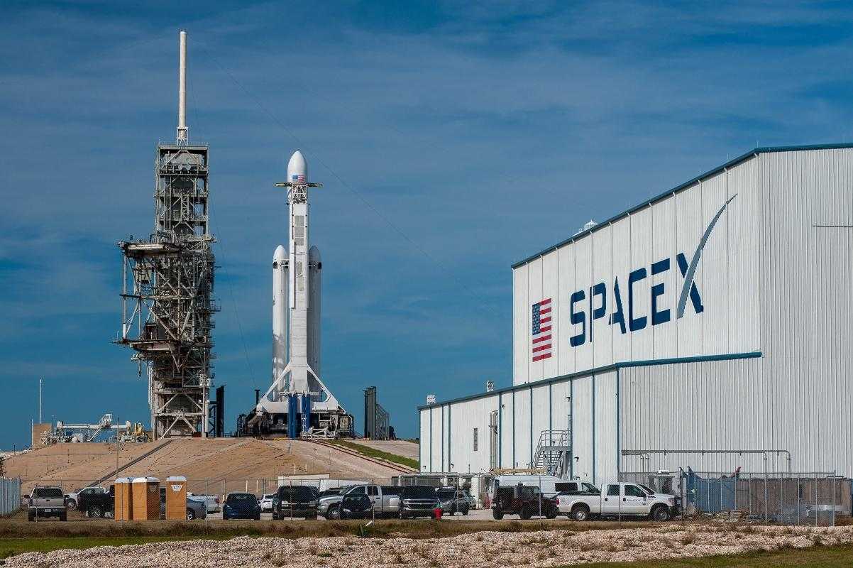 SpaceX has opened seat reservations for flights to the ISS, Moon, Mars and Earth orbit