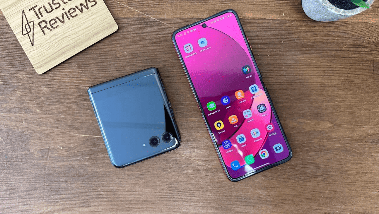 An insider has published the technical specifications of the Motorola Razr 50 Ultra foldable smartphone