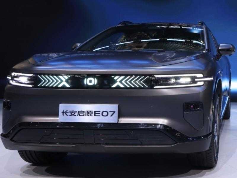 Changan unveiled the first production electric vehicle-transformer Nevo E07