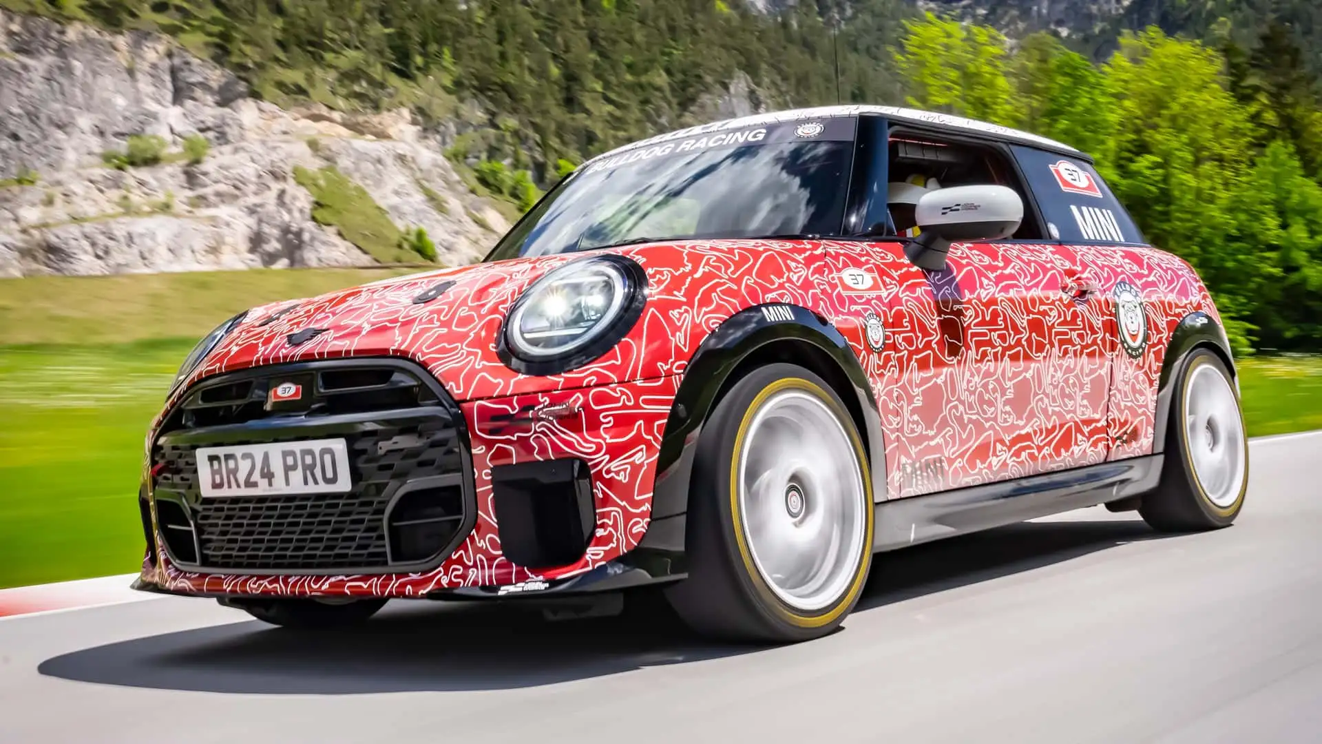 The new Mini Cooper JCW will take part in the Nürburgring 24 Hours race