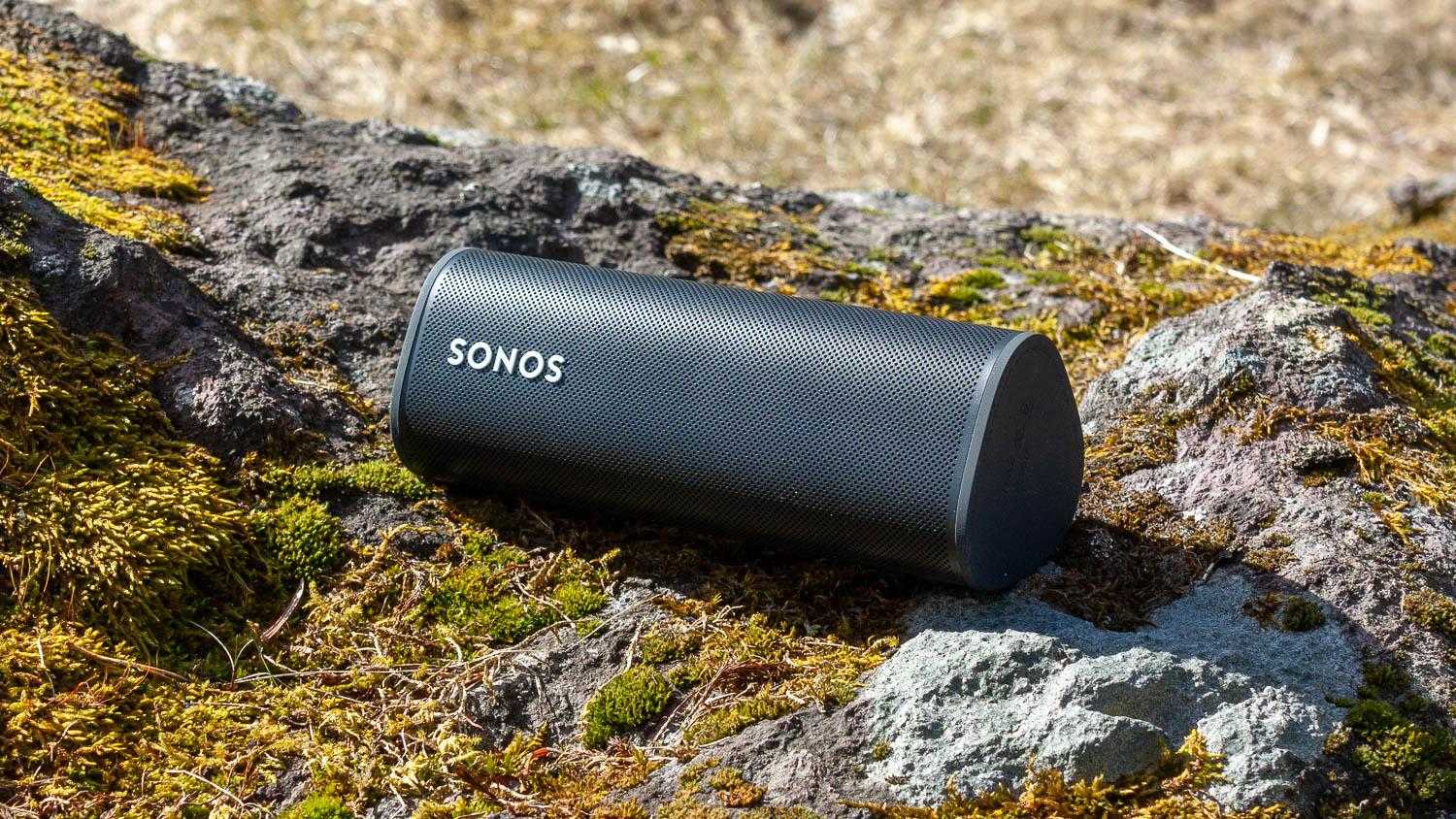 A series of renders of Sonos Ace wireless headphones have appeared online