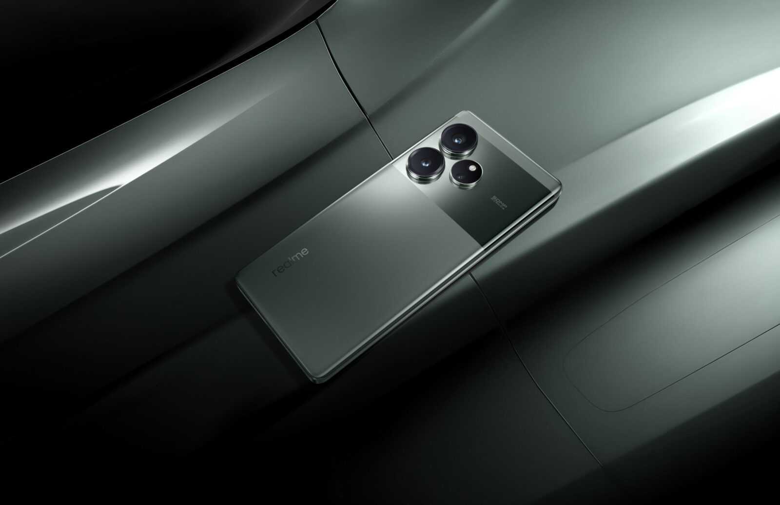 Realme launched GT 6 series in Russia | Image 4 Realme launched GT 6 series in Russia (bale b 场景图 绿1 scaled)