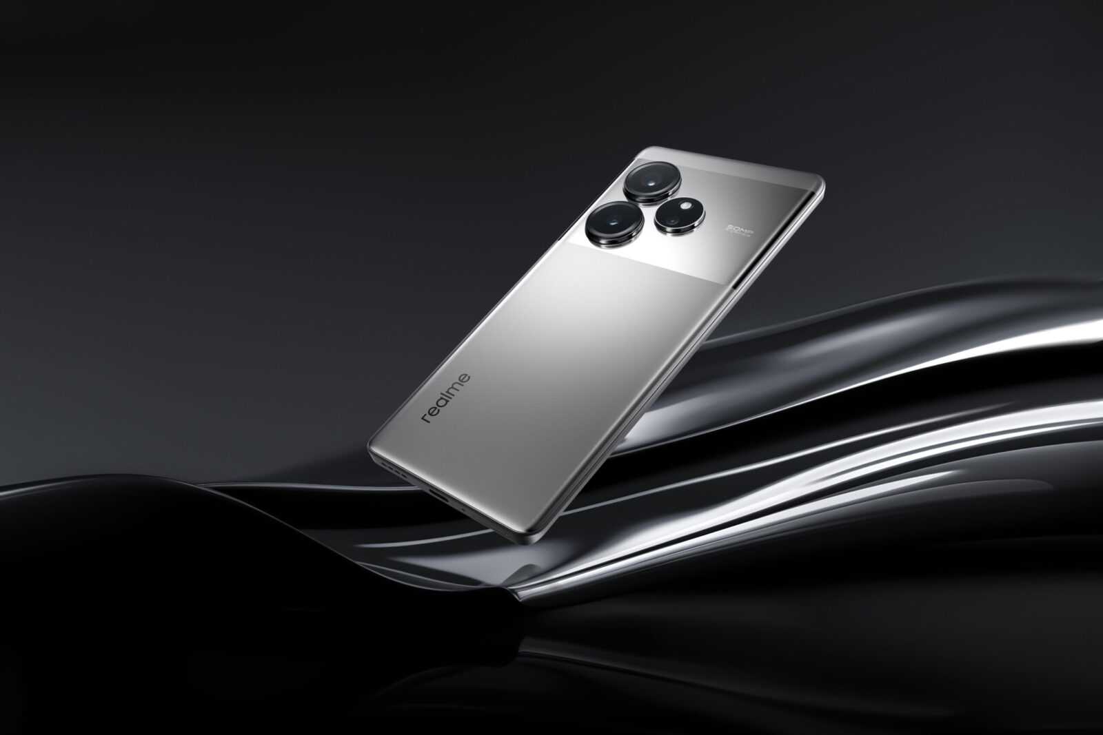 Realme released GT 6 series in Russia | Image 2 Realme released GT 6 series in Russia (bale c 场景图 银2 scaled)