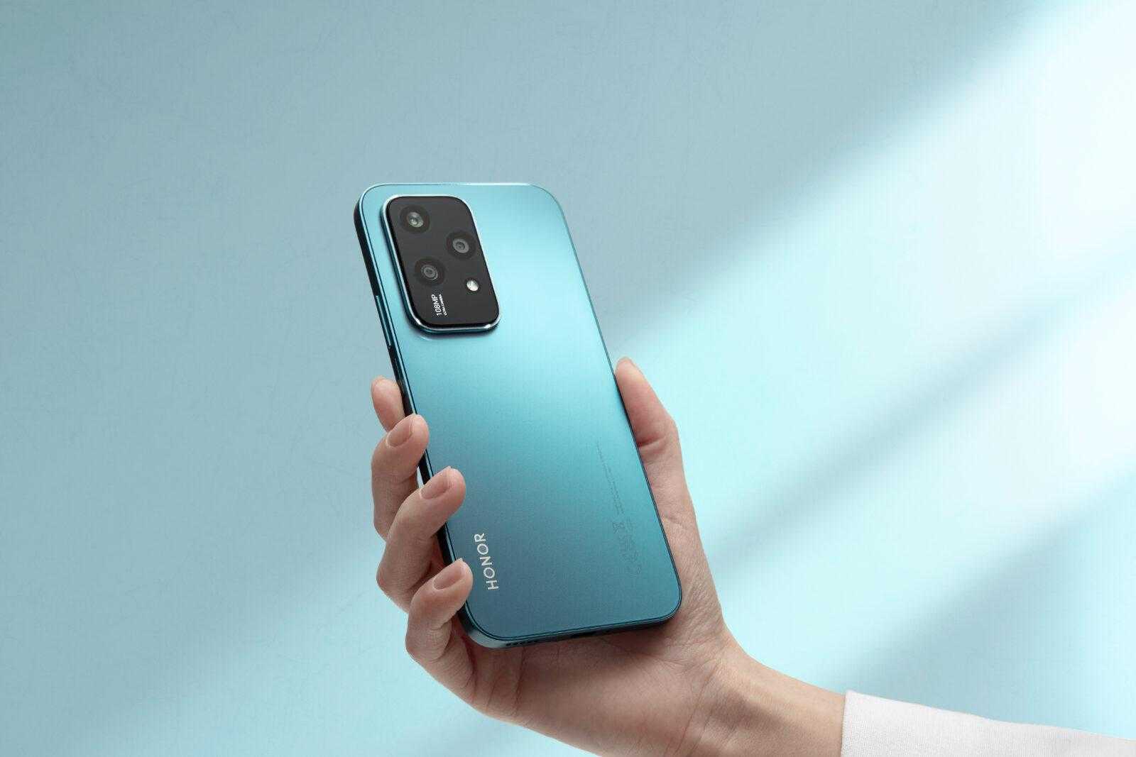 Honor 200 Lite with AMOLED screen goes on sale in Russia