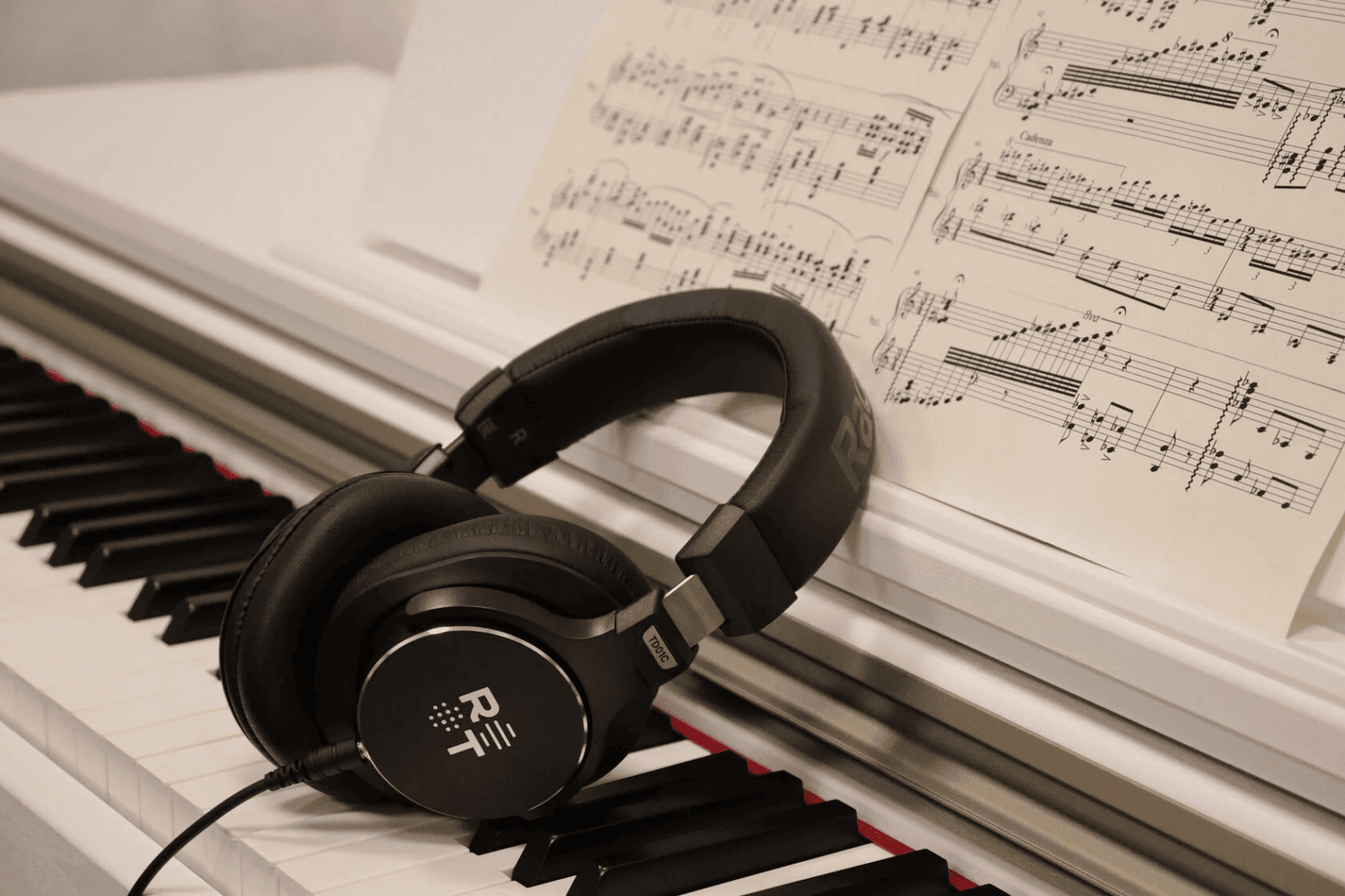 Radiotehnika unveiled its first headphones TD01C | Image 1 Radiotehnika
