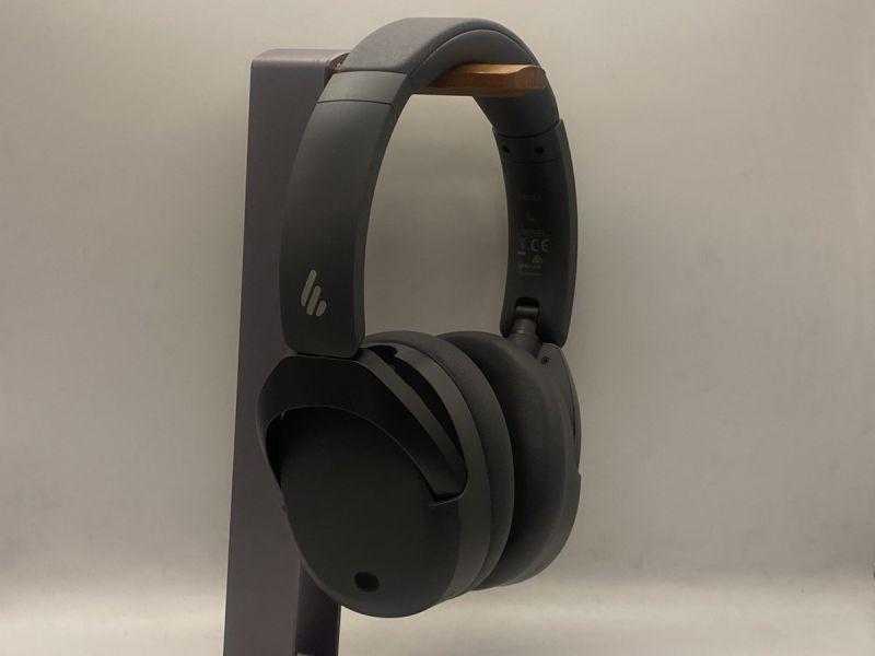 Edifier has released the W830NB full-size wireless headphones