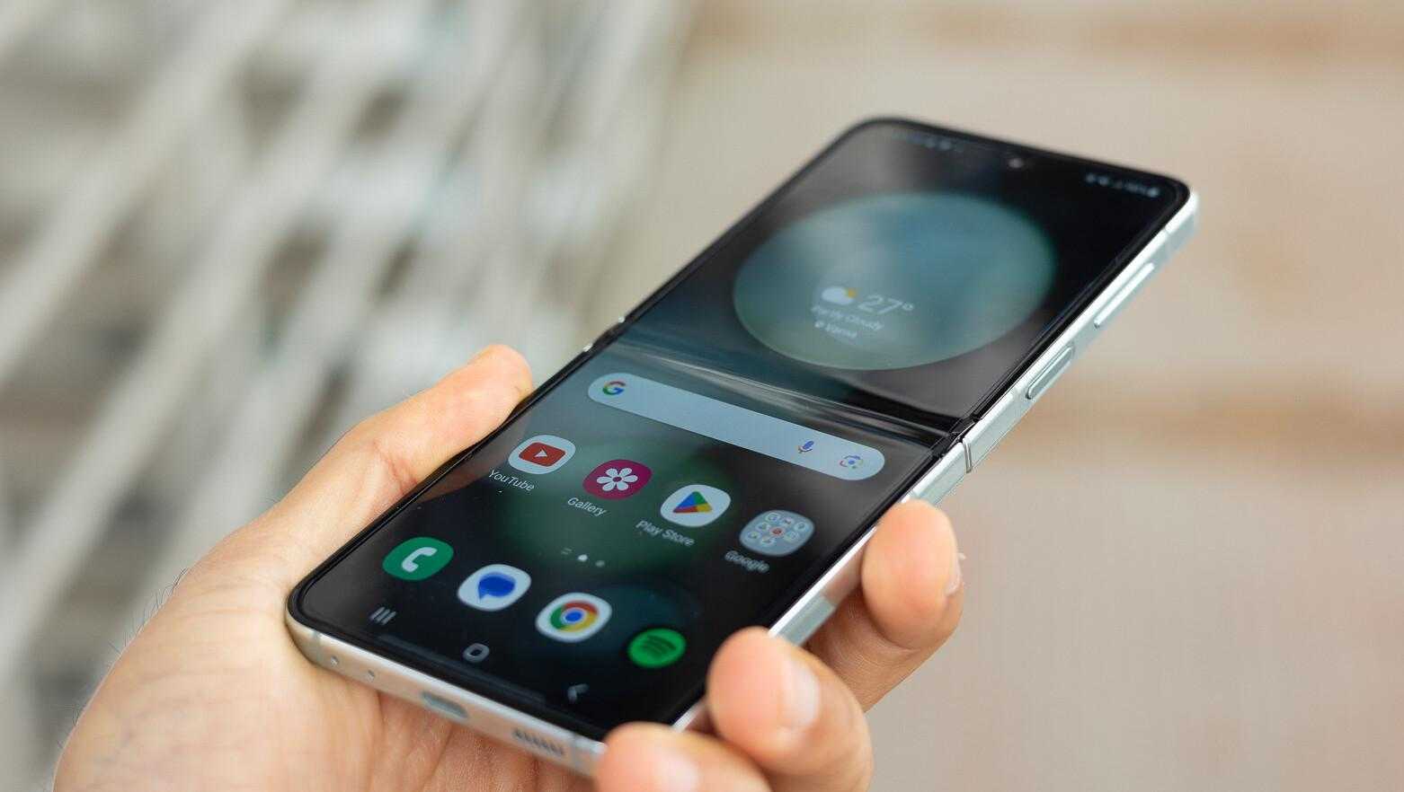 The specs of the foldable Xiaomi Mix Flip have been confirmed by a benchmark