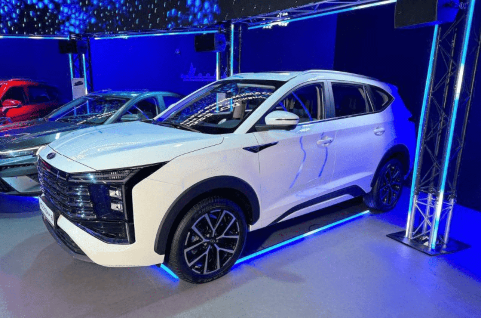 Presentation of seven-seat crossover Moskvich 8 was held Presentation of seven-seat crossover Moskvich 8 was held