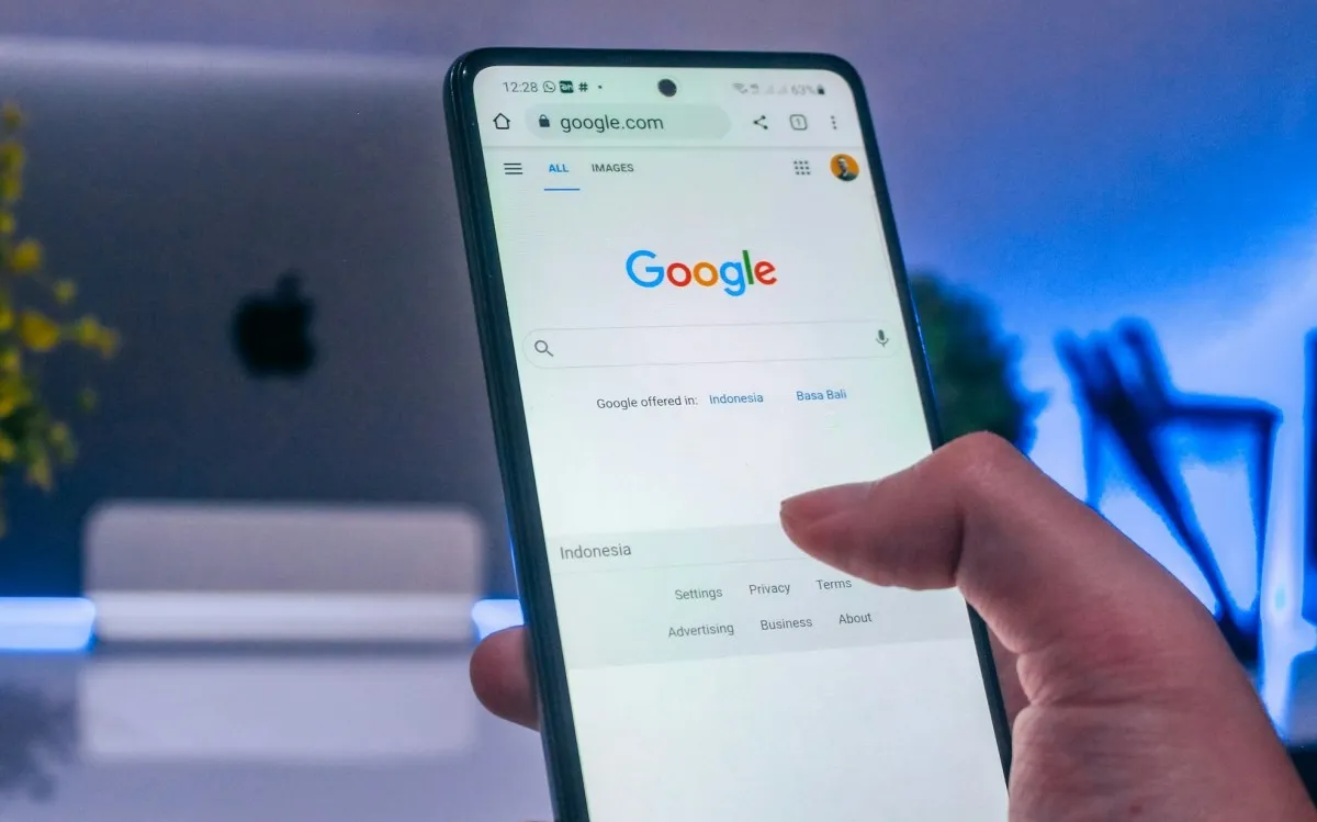 U.S. Justice Department considers splitting Google | Image 1 Google