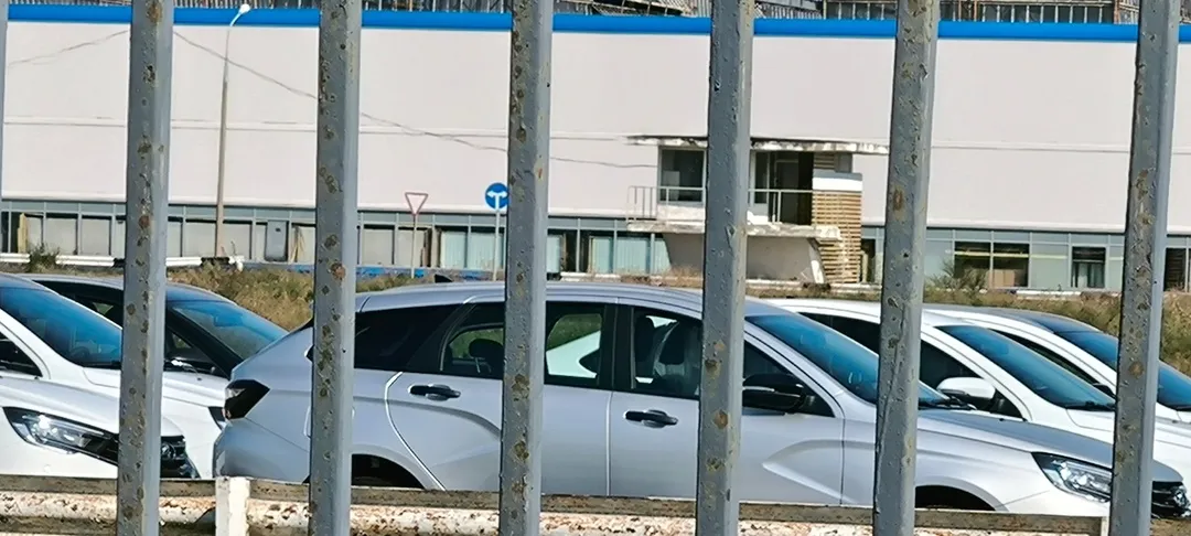 New Lada Vesta sent to sump 'until flaws are fixed' | Image 1 New Lada Vesta sent to sump 'until flaws are fixed' (image 66)