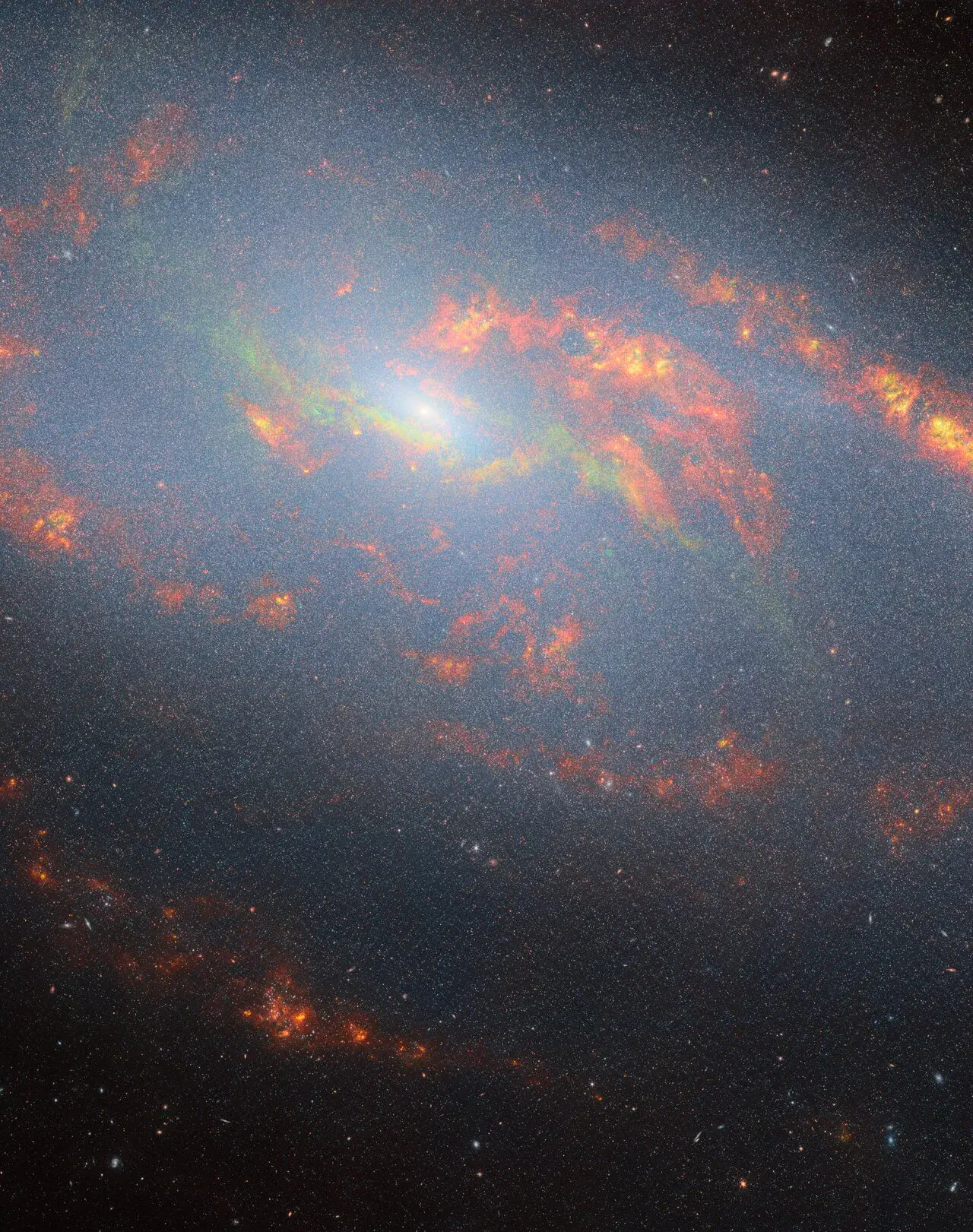 James Webb Telescope captures galaxy with "monster" | Image 1 James Webb Telescope