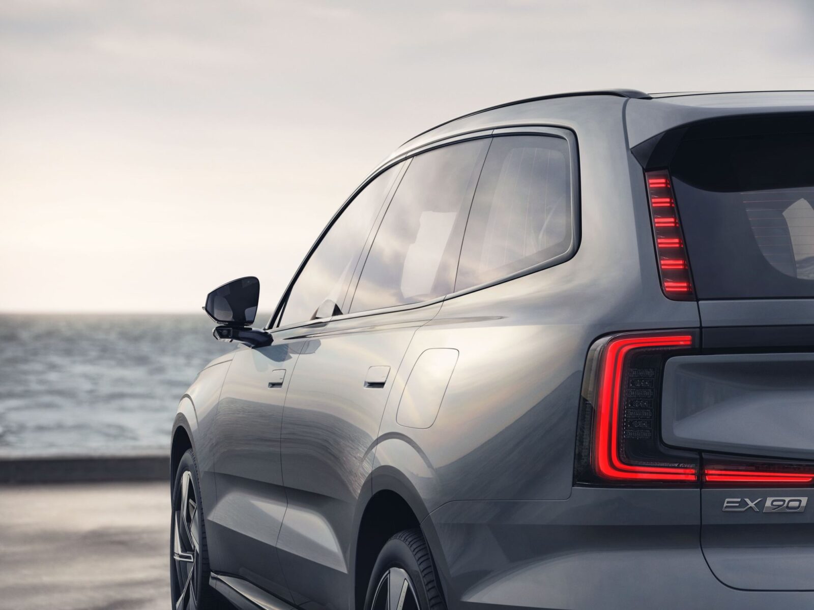 2025 Volvo XC90 PHEV or 2025 Volvo EX90: the choice between a hybrid and an all-electric SUV | Image 2 2025 Volvo XC90 PHEV or 2025 Volvo EX90: the choice between a hybrid and an all-electric SUV (2025 volvo ex90 2)